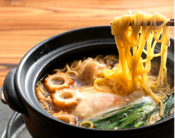 「橋本食堂」の鍋焼きラーメン