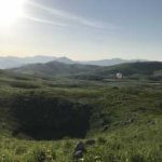 秋吉台のドリーネと石灰岩